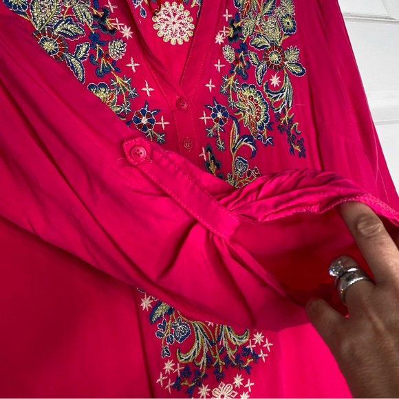 Luna Moon Hot Pink Embroidered Floral Tab Sleeve Tunic Top Size Large NWOT - Picture 3 of 9